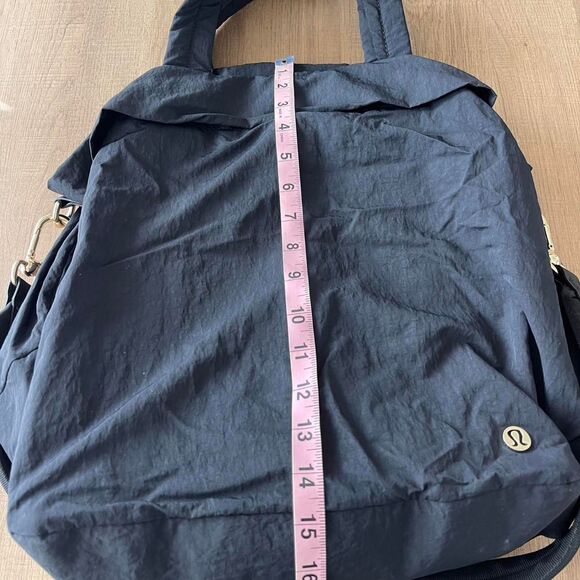 Lululemon Womens On My Level Black Tote Bag 2.0 19L. - Picture 7 of 8